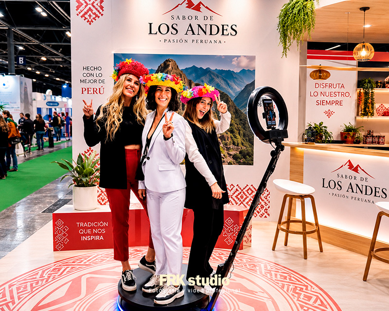 Photobooth 360 grados para videos virales en eventos Lima
